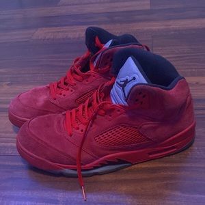 Raging bulls retro 5’s Red Suede.